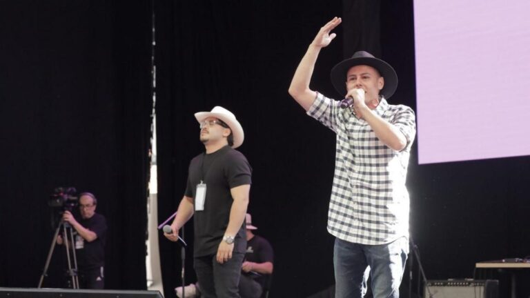 La palabra toma fuerza en Medellín: 24 trovadores se enfrentan en las semifinales del Festival Nacional de la Trova