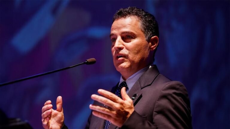 Aníbal Gaviria entuteló a Petro por usar redes del Estado para mejorar su imagen y favorecer elecciones