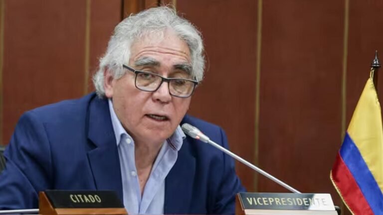 Precandidatos presidenciales en riesgo: UNP admite que no tiene vehículos blindados para protegerlos