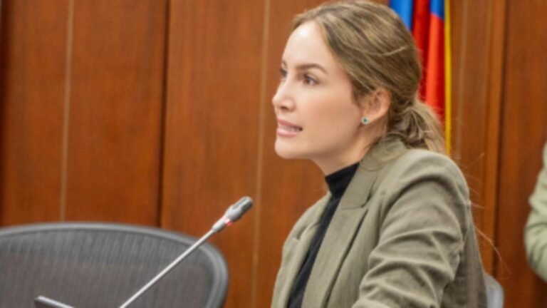 «¡Traición flagrante! Castañeda vota pese a sanción partidista»