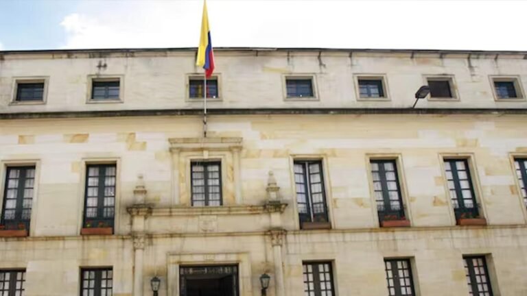 Cancillería colombiana pide evaluar cambio de sede de la ONU tras retiro de visa a Petro