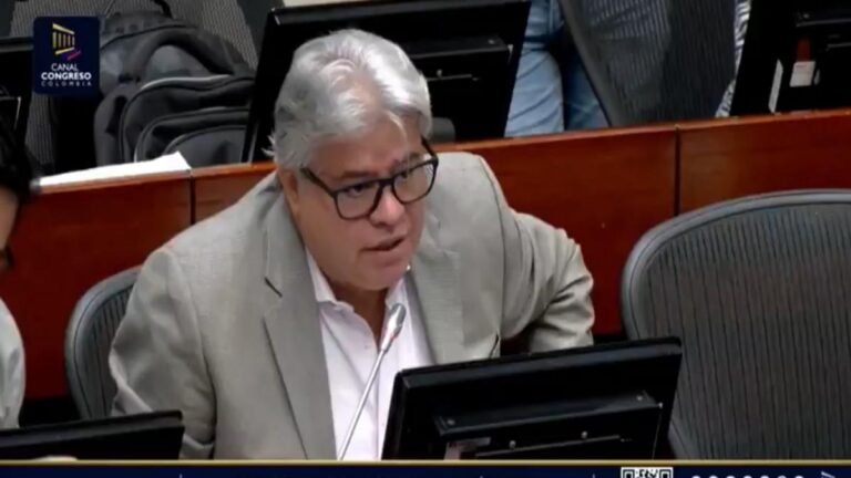 Senador del Pacto estalla polémica con frase incendiaria