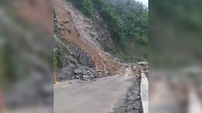 De nuevo, derrumbe bloquea la vía Medellín–Quibdó en el kilómetro 10
