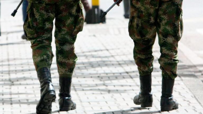 “Pe…, hijuepu…, yo trabajo con Petro”: Mayor del Ejército denuncia agresión y amenazas por parte del edecán de Gustavo Petro