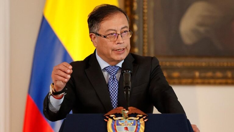 “Alcalde que suplante las funciones constitucionales del presidente, comete un delito, le guste a Fenalco o no”: Gustavo Petro