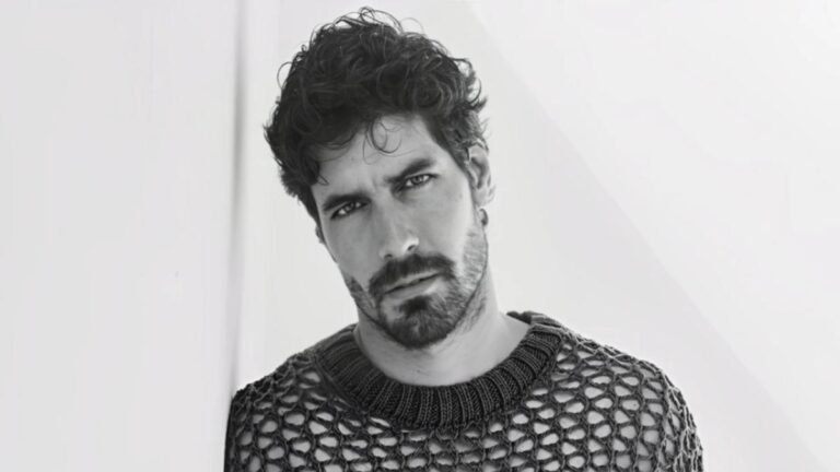 El modelo español Pablo García deja las redes para ingresar al seminario