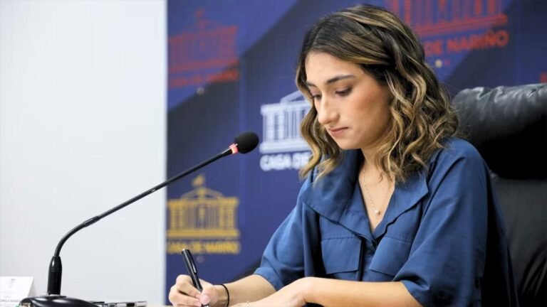 Laura Sarabia fue designada oficialmente como la nueva embajadora de Colombia en Reino Unido. La Presidencia publicó su hoja de vida