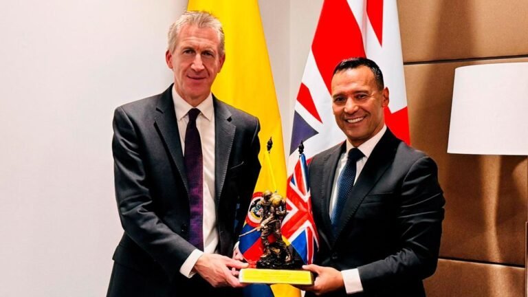 MinDefensa, Pedro Sánchez, busca en Londres cooperación tecnológica y militar para modernizar la Fuerza Pública en Colombia