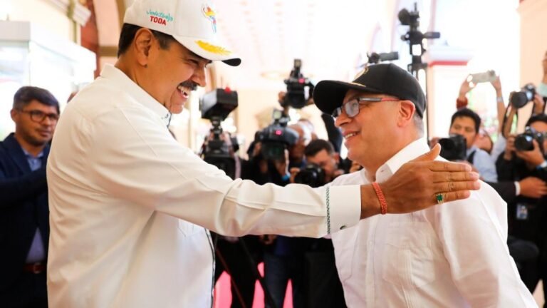 Petro rechaza recompensa de Estados Unidos contra Nicolás Maduro y la califica de ultraje a América Latina