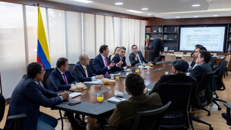 “Si las mayorías del CNE pretenden impedir nuestra participación, estarán consumando un golpe contra la democracia”: advertencia del Pacto Histórico tras reunión con el registrador Hernán Penagos