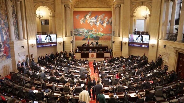 Proceso presupuestal tensiona relación Ejecutivo-Legislativo ante riesgo de decretazo