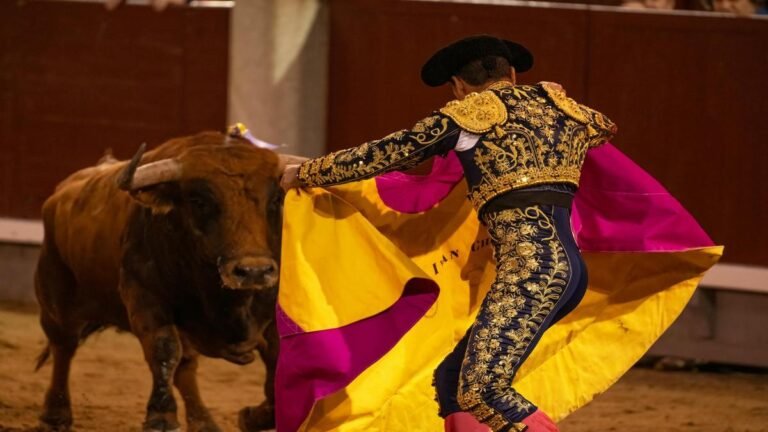 Es oficial. Colombia prohíbe los toros.