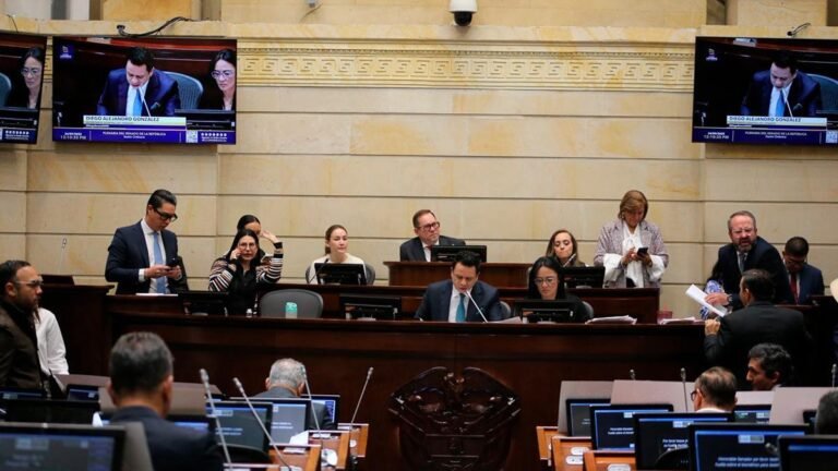 Aprobada en el Senado reforma a la ley de educación para las universidades públicas