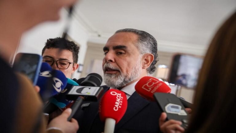 Benedetti responde a Saade por seguridad oficial