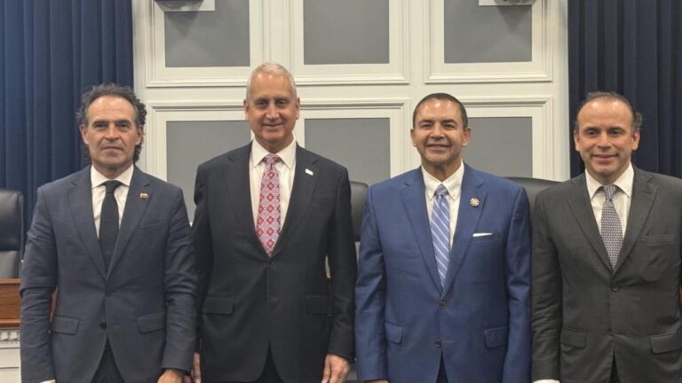 ¿Es legal el viaje del alcalde Federico Gutiérrez a Estados Unidos?