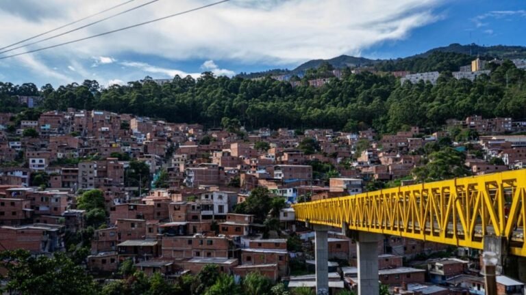 Medellín adopta el macroproyecto de Transversalidad La Iguaná como nueva Área de Intervención Estratégica