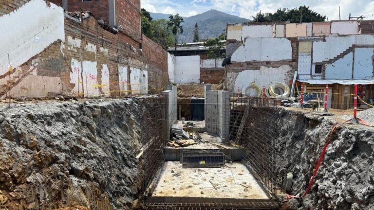 Medellín avanza en canalización de la quebrada La Honda para proteger a más de 120 familias de inundaciones