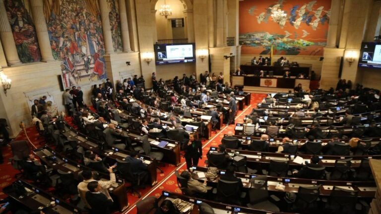 Senado aprueba reforma educativa: más recursos a universidades