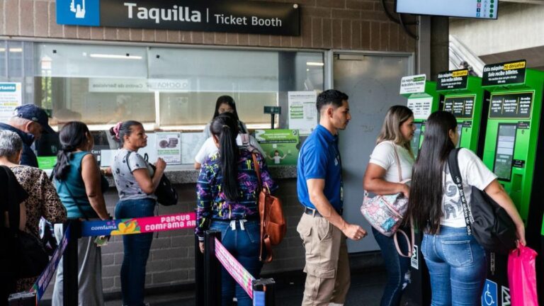 El Metro de Medellín estrena máquinas de recarga automática