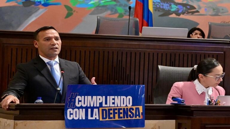 Congreso salva a MinDefensa: niegan moción de censura