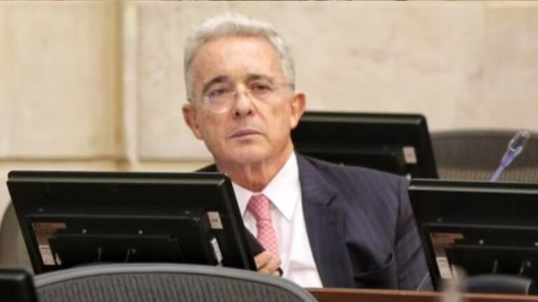 Centro Democrático busca más de 3,5 millones de votos para que Álvaro Uribe vuelva al Senado