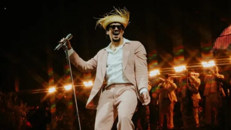 Bad Bunny hará historia como artista principal del medio tiempo del Super Bowl LX