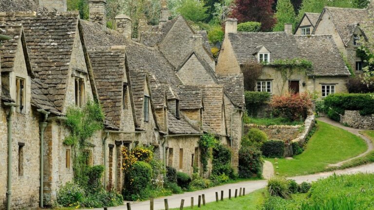 Bibury, el pueblo inglés que Forbes describió como una joya de cuento
