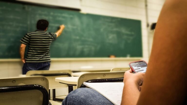 No más madrugones. Clases no iniciarán antes de 7:00 a.m. en Colombia