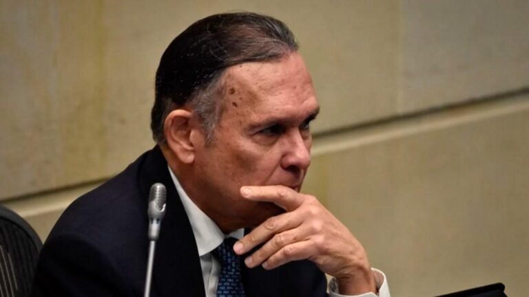 Partido Conservador reclama por exclusión de cumbre Uribe-Gaviria