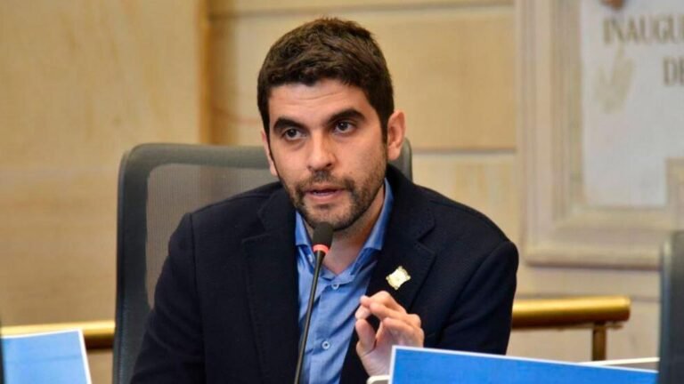 Hernán Cadavid rechaza nombramiento de Ángela María Robledo como presidenta de la Junta de Ecopetrol