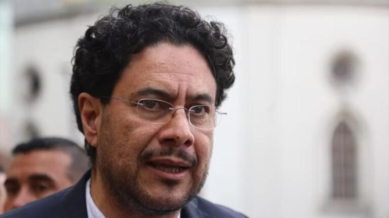 Iván Cepeda confirma que la consulta del Pacto Histórico se mantiene en pie