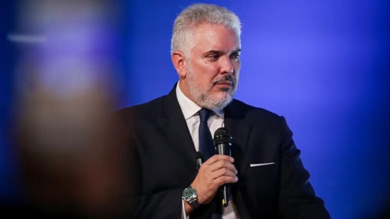 Iván Duque responde a Petro por críticas económicas y lo acusa de desconocer los hechos
