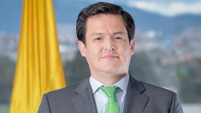 Javier Sarmiento Olarte asume como alcalde encargado de Bucaramanga tras anulación de la elección de Jaime Andrés Beltrán