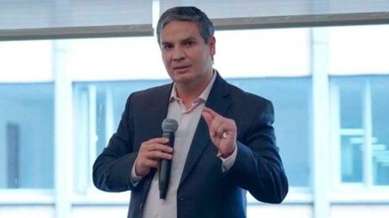 Juan Lemos aclara que el Partido de la U no tomará decisiones presidenciales hasta después de las elecciones de Congreso