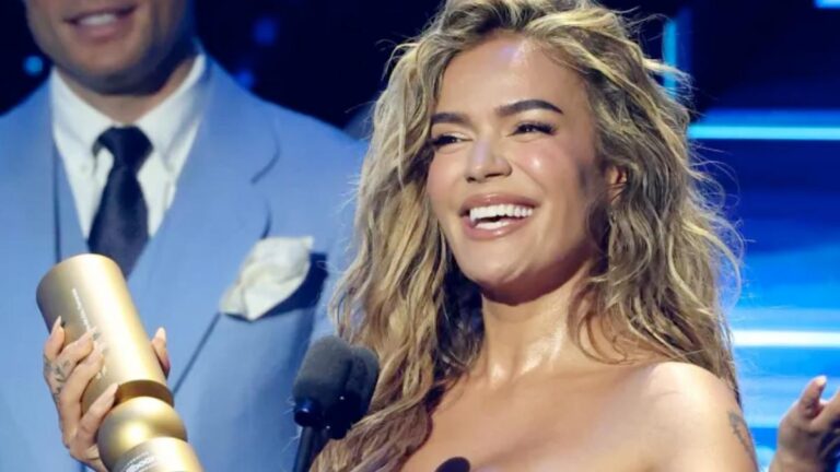 Karol G triunfa en los Billboard Latin Music Awards 2025 con seis galardones, incluyendo Artista del Año Femenina