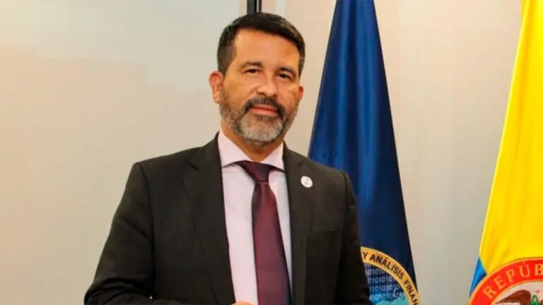 Gustavo Petro acepta la renuncia de Luis Eduardo Llinás a la UIAF tras su inclusión en la Lista Clinton