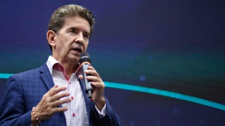 Luis Pérez, exalcalde de Medellín, deberá declarar ante la JEP por la Operación Orión en la Comuna 13