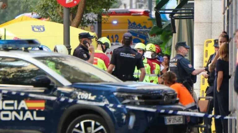Edificio en obras en el centro de Madrid se derrumba parcialmente: tres heridos y varios obreros atrapados