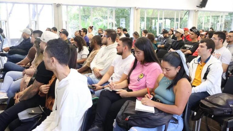 La Alcaldía de Medellín ofrece 6.000 cupos gratis para aprender inglés