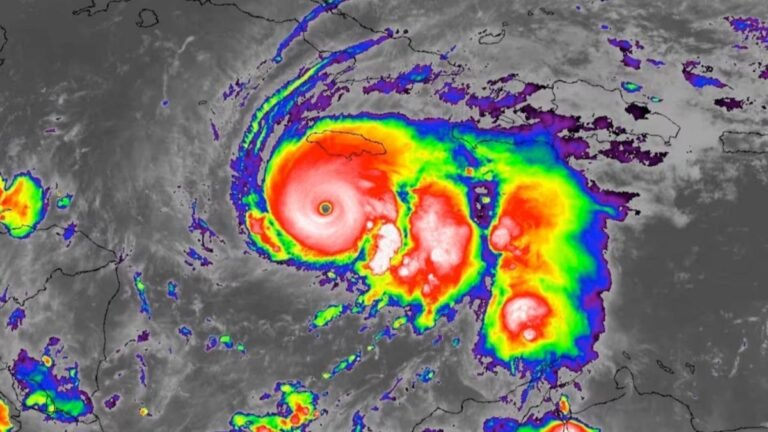 Huracán Melissa alcanza categoría 5 y se dirige a Jamaica con fuerza histórica