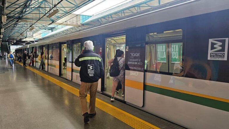 El Metro de Medellín reanuda operaciones antes de lo previsto tras emergencia en la Línea A