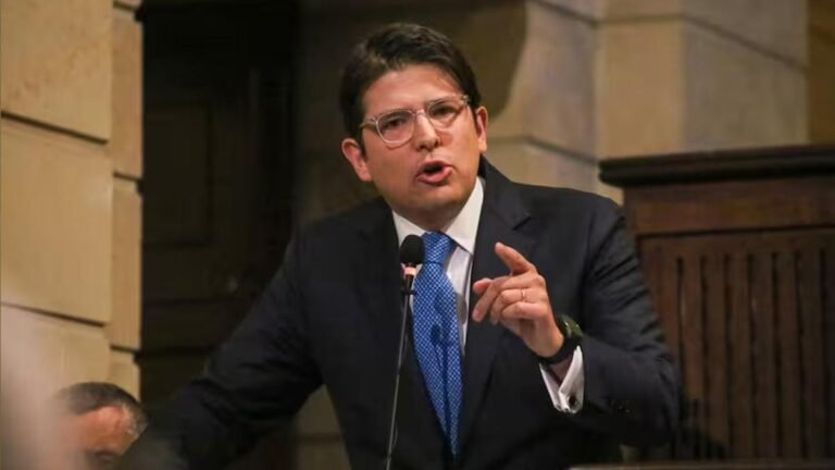 Denuncian ante la CIDH declaraciones “revictimizantes” del abogado de Gustavo Petro