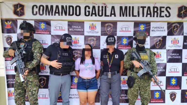 Militares colombianos negociaban armas con bandas criminales