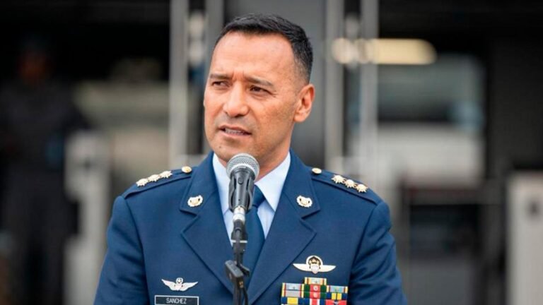 Ministerio de Defensa responde a Vicky Dávila: “El Presidente nos dirige”