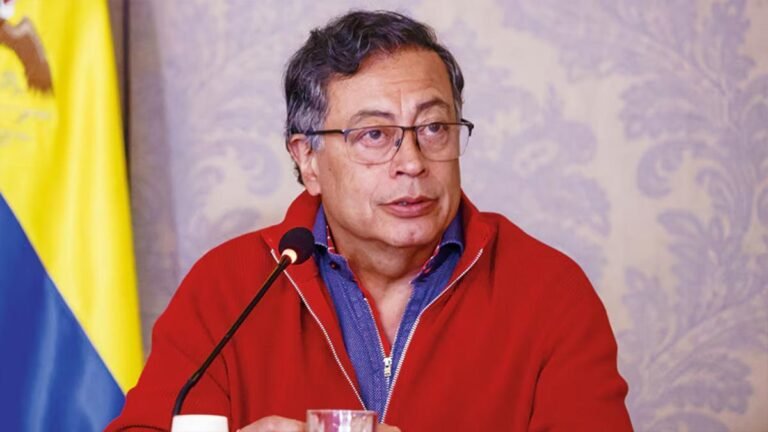 Petro se enfrenta a Uribe y Pastrana por acusaciones del Cartel de los Soles