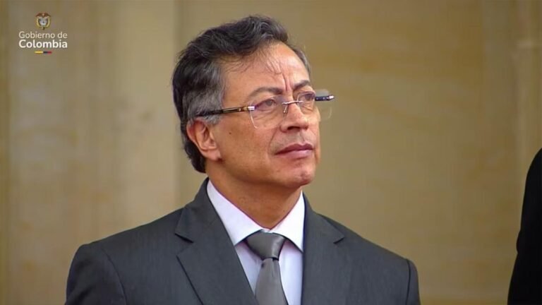 Petro da marcha atrás y no realiza el cambio ministerial que había anunciado