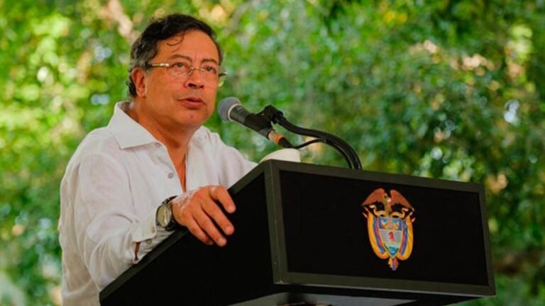 Petro anuncia el “mayor golpe de la historia” contra la minería ilegal
