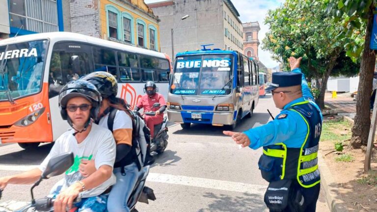 ¡Atención conductores! Así opera el Pico y Placa este miércoles 22 de octubre: restricción para placas 1 y 8