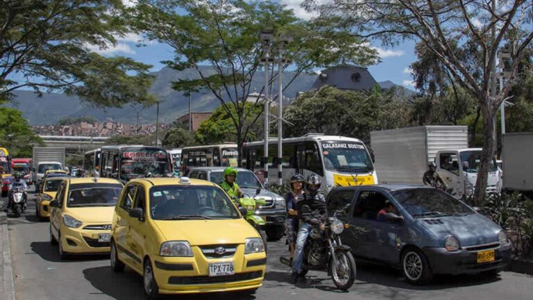 Pico y Placa en Medellín y el Valle de Aburrá para este 23 de octubre: restricción para placas terminadas en 0 y 2