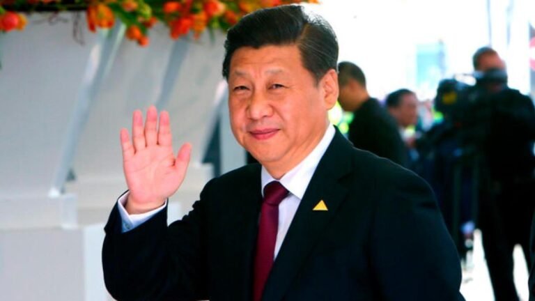 China acusa a Estados Unidos de “doble moral” por aumento del 100 % en aranceles anunciado por Trump